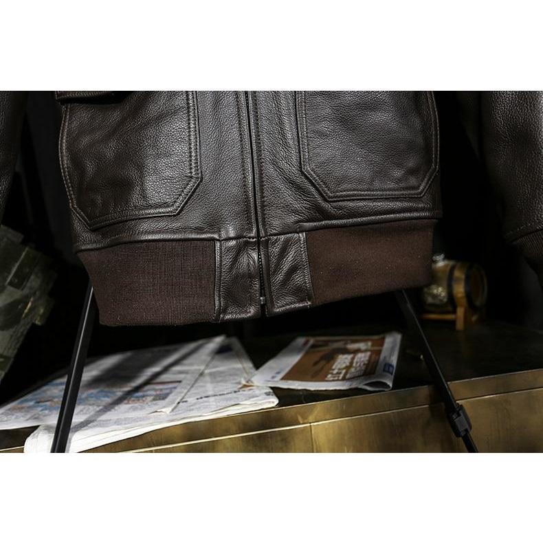 Chaqueta de aviador americana de cuero vintage